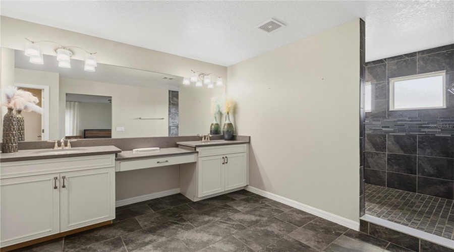 DAVENPORT, Florida 33896, 4 Bedrooms Bedrooms, ,2 BathroomsBathrooms,Residential,For Sale,ABERDEEN,0,MFRG5113772