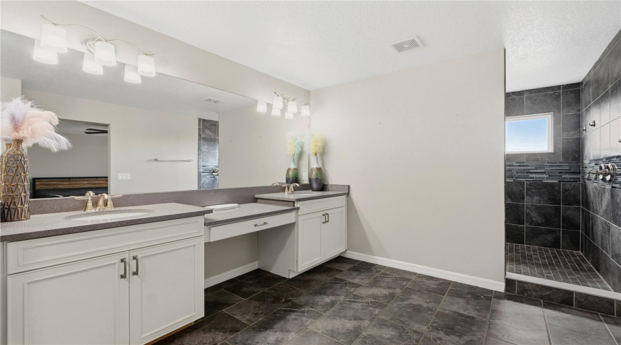 DAVENPORT, Florida 33896, 4 Bedrooms Bedrooms, ,2 BathroomsBathrooms,Residential,For Sale,ABERDEEN,0,MFRG5113772