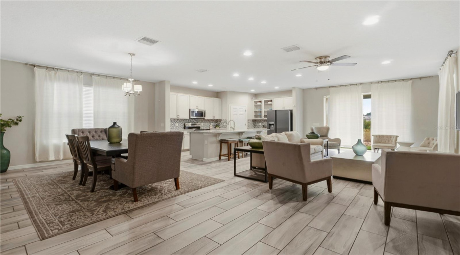 DAVENPORT, Florida 33896, 4 Bedrooms Bedrooms, ,2 BathroomsBathrooms,Residential,For Sale,ABERDEEN,0,MFRG5113772