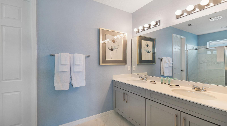 KISSIMMEE, Florida 34747, 9 Bedrooms Bedrooms, ,6 BathroomsBathrooms,Residential,For Sale,NASSAU POINT,0,MFRS5138722