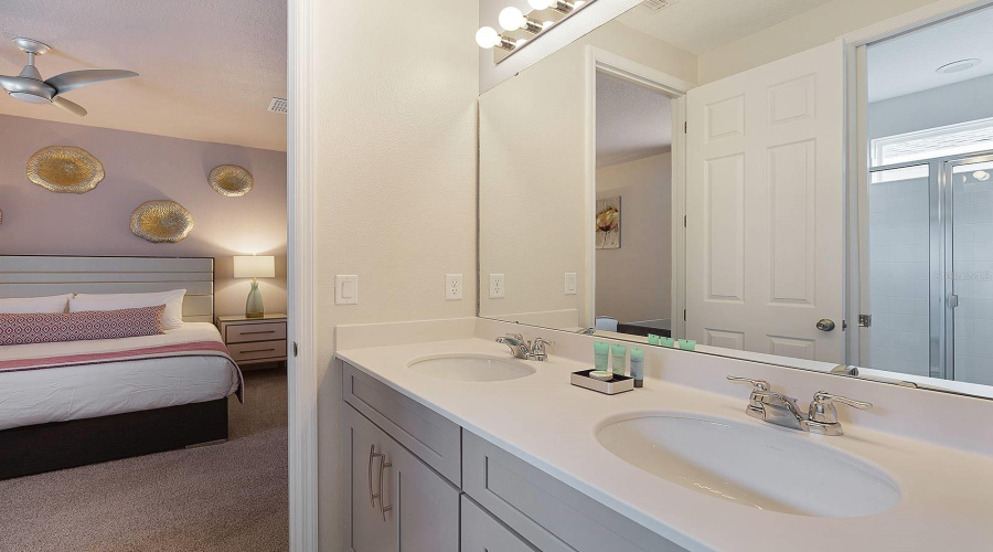 KISSIMMEE, Florida 34747, 9 Bedrooms Bedrooms, ,6 BathroomsBathrooms,Residential,For Sale,NASSAU POINT,0,MFRS5138722