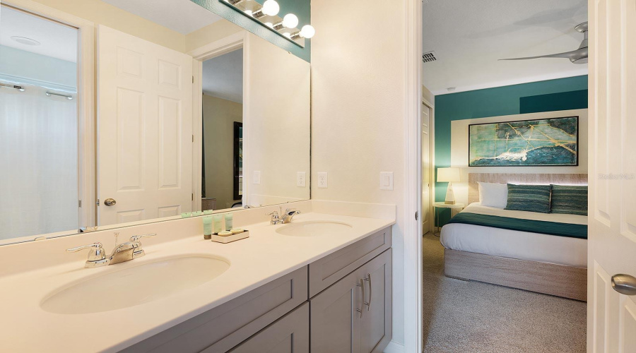 KISSIMMEE, Florida 34747, 9 Bedrooms Bedrooms, ,6 BathroomsBathrooms,Residential,For Sale,NASSAU POINT,0,MFRS5138722