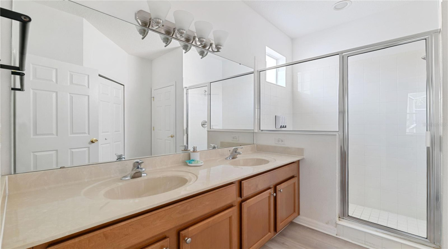 KISSIMMEE, Florida 34746, 4 Bedrooms Bedrooms, ,3 BathroomsBathrooms,Residential,For Sale,LAS FUENTES,0,MFRTB8433448
