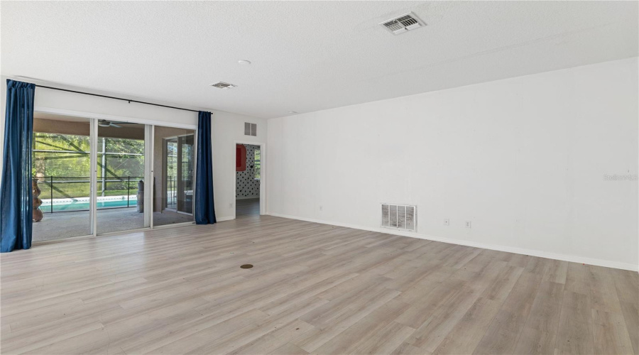 KISSIMMEE, Florida 34746, 4 Bedrooms Bedrooms, ,3 BathroomsBathrooms,Residential,For Sale,LAS FUENTES,0,MFRTB8433448