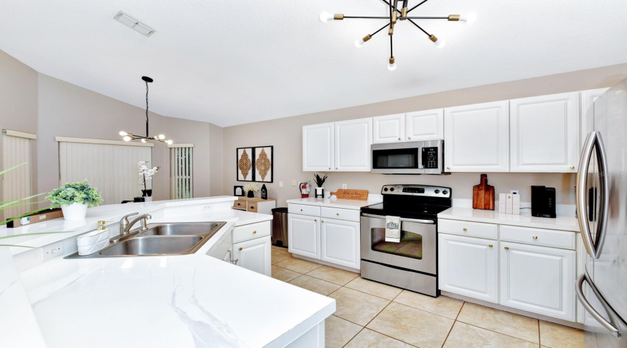 KISSIMMEE, Florida 34746, 4 Bedrooms Bedrooms, ,3 BathroomsBathrooms,Residential,For Sale,CUMBRIAN LAKES,0,MFRO6420419