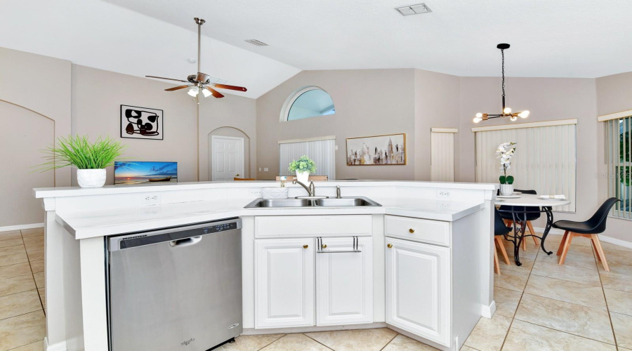 KISSIMMEE, Florida 34746, 4 Bedrooms Bedrooms, ,3 BathroomsBathrooms,Residential,For Sale,CUMBRIAN LAKES,0,MFRO6420419