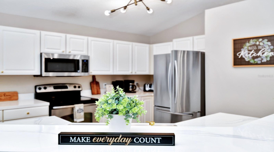KISSIMMEE, Florida 34746, 4 Bedrooms Bedrooms, ,3 BathroomsBathrooms,Residential,For Sale,CUMBRIAN LAKES,0,MFRO6420419