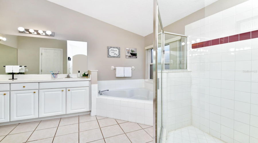 KISSIMMEE, Florida 34746, 4 Bedrooms Bedrooms, ,3 BathroomsBathrooms,Residential,For Sale,CUMBRIAN LAKES,0,MFRO6420419