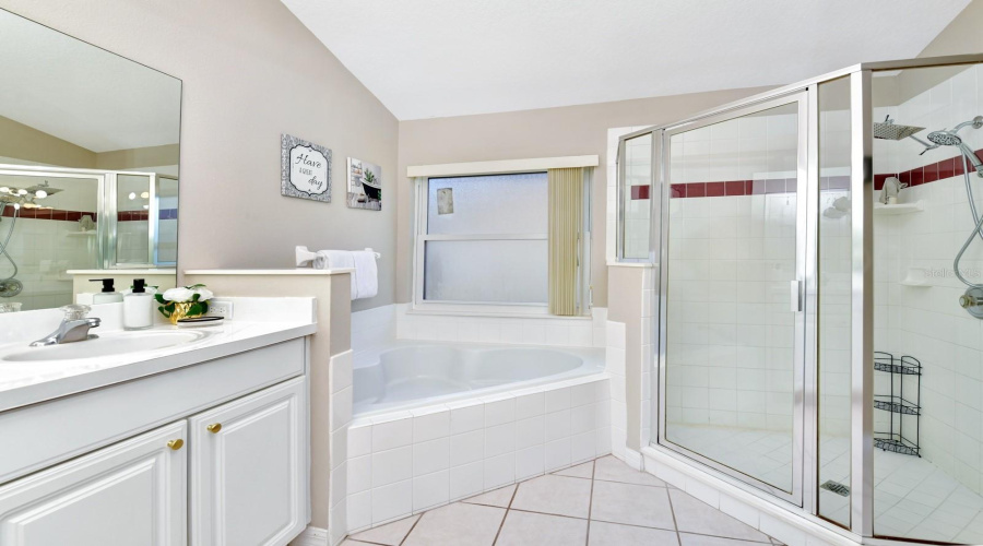 KISSIMMEE, Florida 34746, 4 Bedrooms Bedrooms, ,3 BathroomsBathrooms,Residential,For Sale,CUMBRIAN LAKES,0,MFRO6420419