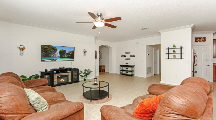 DAVENPORT, Florida 33897, 4 Bedrooms Bedrooms, ,3 BathroomsBathrooms,Residential,For Sale,BELLA VERANO,0,MFRS5152664