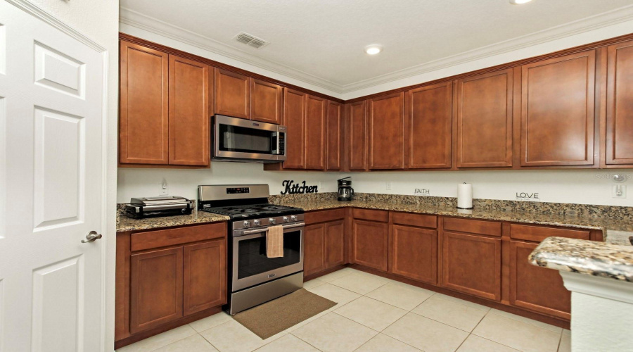 DAVENPORT, Florida 33897, 4 Bedrooms Bedrooms, ,3 BathroomsBathrooms,Residential,For Sale,BELLA VERANO,0,MFRS5152664