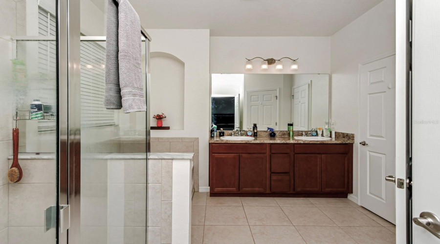 DAVENPORT, Florida 33897, 4 Bedrooms Bedrooms, ,3 BathroomsBathrooms,Residential,For Sale,BELLA VERANO,0,MFRS5152664