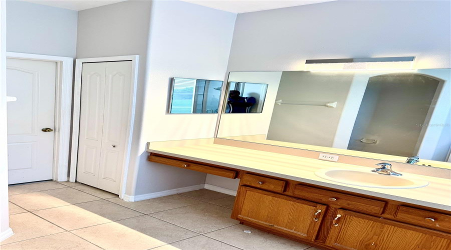KISSIMMEE, Florida 34746, 4 Bedrooms Bedrooms, ,2 BathroomsBathrooms,Residential,For Sale,THE OAKS,0,MFRS5152726