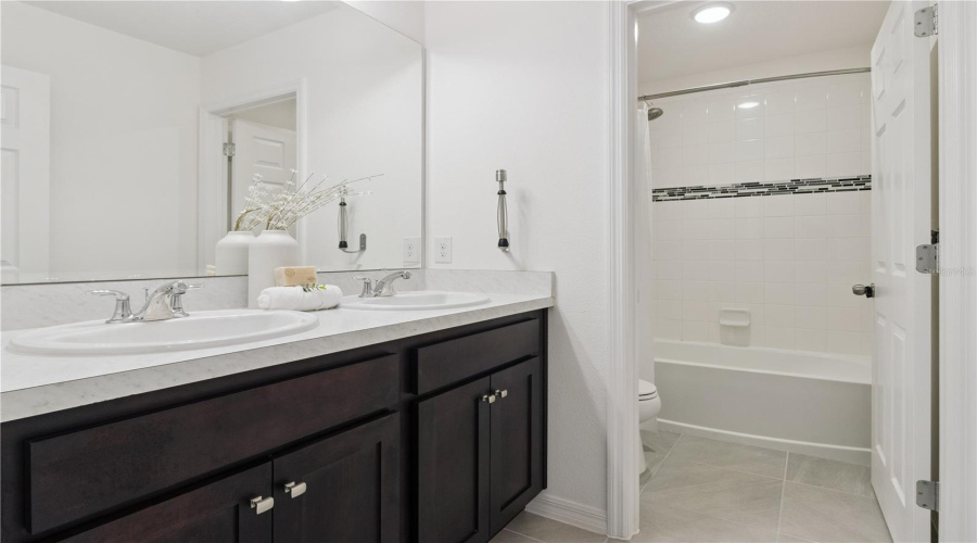 DAVENPORT, Florida 33837, 4 Bedrooms Bedrooms, ,2 BathroomsBathrooms,Residential,For Sale,SCRUB OAK HAMMOCK,0,MFRO6418995
