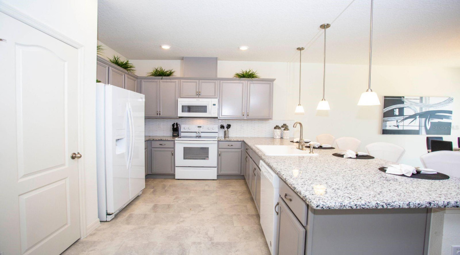 KISSIMMEE, Florida 34746, 4 Bedrooms Bedrooms, ,3 BathroomsBathrooms,Residential,For Sale,ADELAIDE,0,MFRO6397314