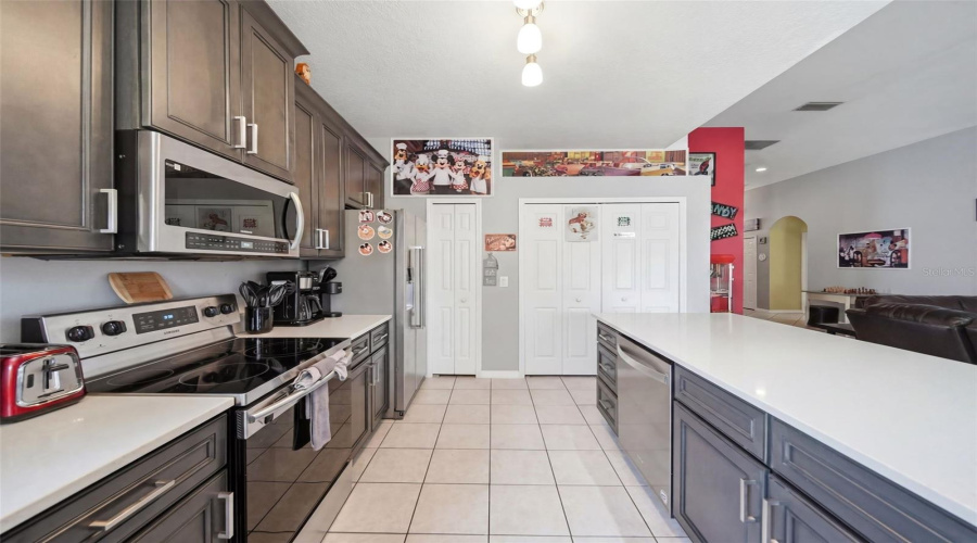 DAVENPORT, Florida 33897, 4 Bedrooms Bedrooms, ,3 BathroomsBathrooms,Residential,For Sale,ORISTA,0,MFRO6421004