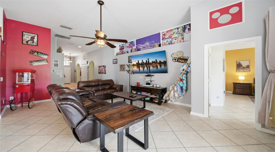 DAVENPORT, Florida 33897, 4 Bedrooms Bedrooms, ,3 BathroomsBathrooms,Residential,For Sale,ORISTA,0,MFRO6421004
