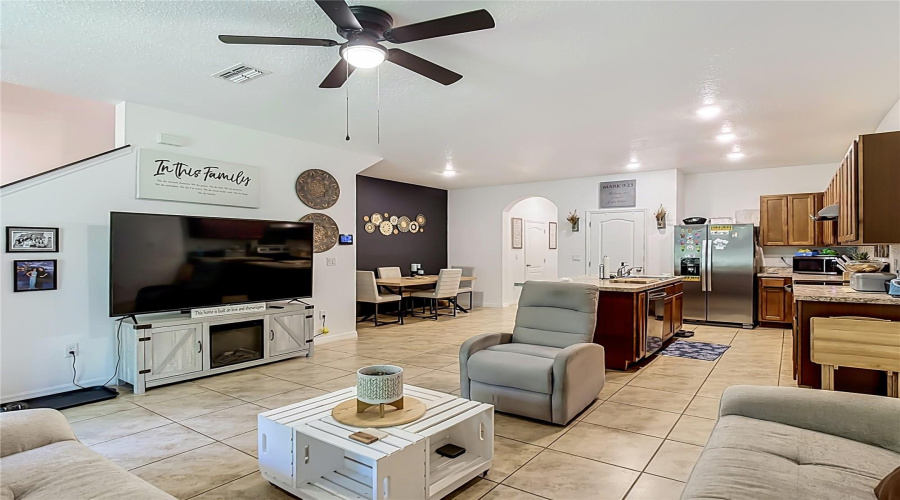DAVENPORT, Florida 33837, 3 Bedrooms Bedrooms, ,2 BathroomsBathrooms,Residential,For Sale,YELLOW FINCH,0,MFRG5114317