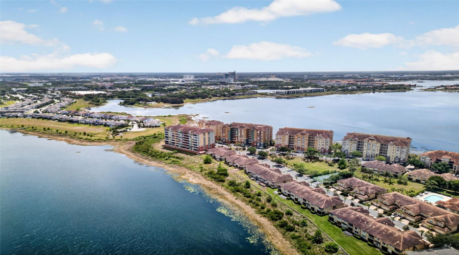 ORLANDO, Florida 32836, 3 Bedrooms Bedrooms, ,2 BathroomsBathrooms,Residential,For Sale,THE ESPLANADE,0,MFRO6407387