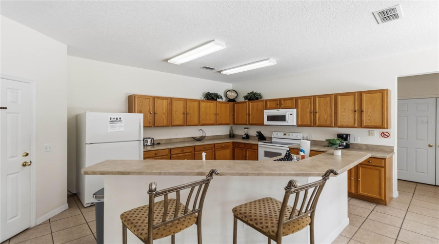 DAVENPORT, Florida 33896, 4 Bedrooms Bedrooms, ,3 BathroomsBathrooms,Residential,For Sale,BAY LEAF,0,MFRO6420088