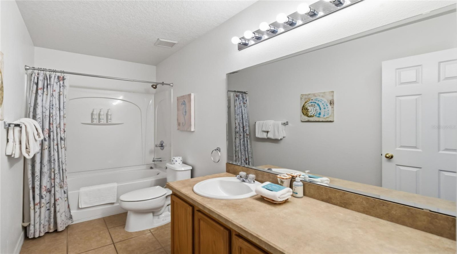 DAVENPORT, Florida 33896, 4 Bedrooms Bedrooms, ,3 BathroomsBathrooms,Residential,For Sale,BAY LEAF,0,MFRO6420088