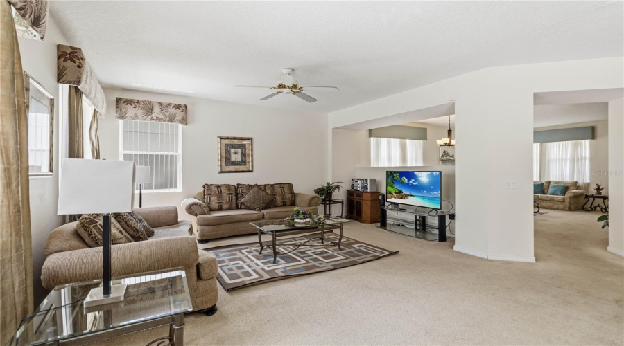 DAVENPORT, Florida 33896, 4 Bedrooms Bedrooms, ,3 BathroomsBathrooms,Residential,For Sale,BAY LEAF,0,MFRO6420088