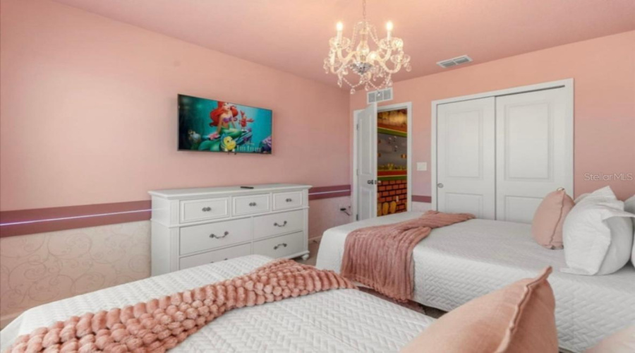 KISSIMMEE, Florida 34747, 5 Bedrooms Bedrooms, ,4 BathroomsBathrooms,Residential,For Sale,DISTANT SUN,0,MFRS5152725
