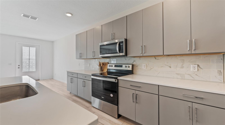 DAVENPORT, Florida 33896, 3 Bedrooms Bedrooms, ,2 BathroomsBathrooms,Residential,For Sale,SANIBEL,0,MFRS5152705