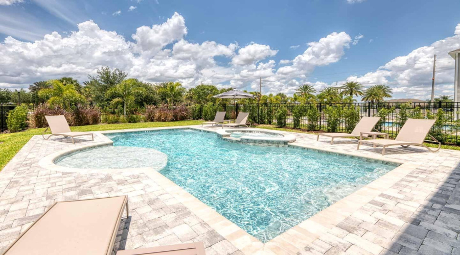 KISSIMMEE, Florida 34747, 6 Bedrooms Bedrooms, ,6 BathroomsBathrooms,Residential,For Sale,SOUTHFIELD,0,MFRS5152724