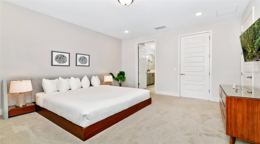 KISSIMMEE, Florida 34747, 6 Bedrooms Bedrooms, ,6 BathroomsBathrooms,Residential,For Sale,SOUTHFIELD,0,MFRO6419642