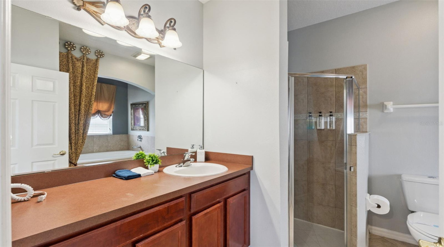 KISSIMMEE, Florida 34747, 6 Bedrooms Bedrooms, ,6 BathroomsBathrooms,Residential,For Sale,ACADIA ESTATES,0,MFRO6420745