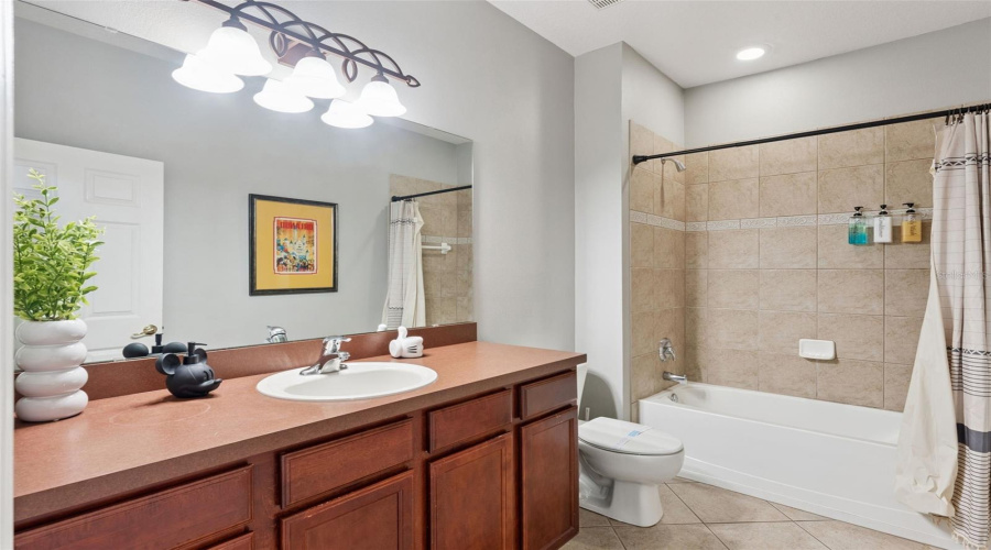 KISSIMMEE, Florida 34747, 6 Bedrooms Bedrooms, ,6 BathroomsBathrooms,Residential,For Sale,ACADIA ESTATES,0,MFRO6420745