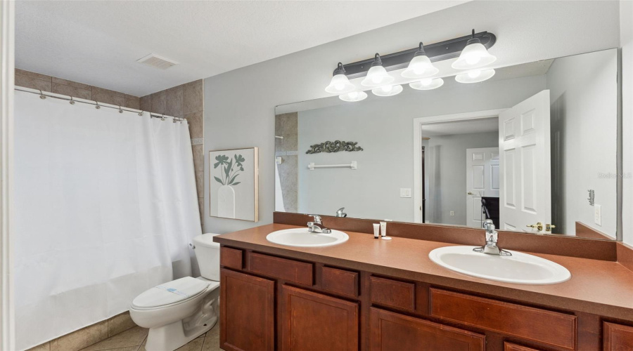 KISSIMMEE, Florida 34747, 6 Bedrooms Bedrooms, ,6 BathroomsBathrooms,Residential,For Sale,ACADIA ESTATES,0,MFRO6420745