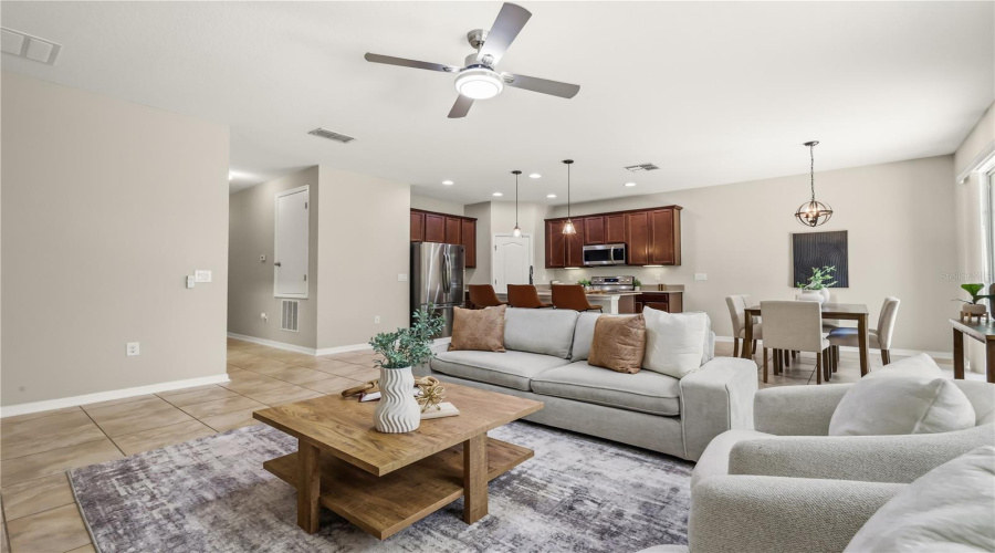 DAVENPORT, Florida 33837, 3 Bedrooms Bedrooms, ,2 BathroomsBathrooms,Residential,For Sale,LAKESHORE,0,MFRO6390226