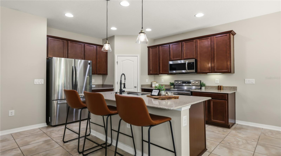 DAVENPORT, Florida 33837, 3 Bedrooms Bedrooms, ,2 BathroomsBathrooms,Residential,For Sale,LAKESHORE,0,MFRO6390226