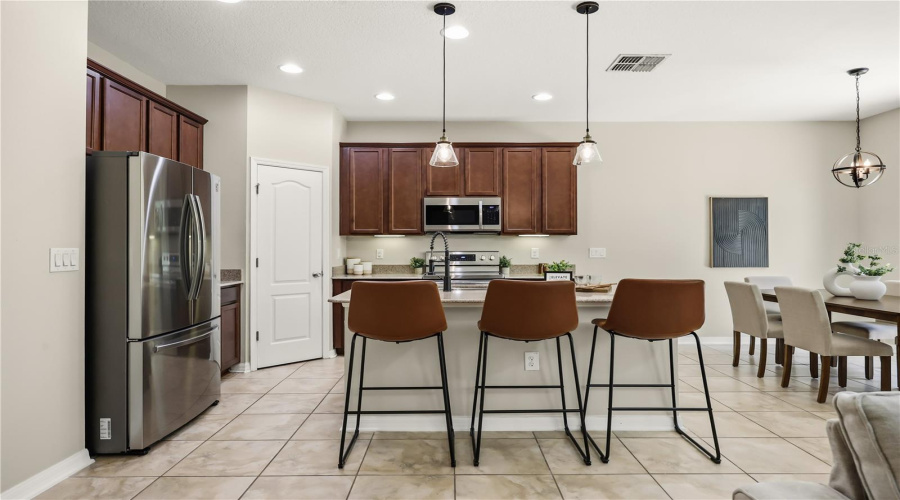 DAVENPORT, Florida 33837, 3 Bedrooms Bedrooms, ,2 BathroomsBathrooms,Residential,For Sale,LAKESHORE,0,MFRO6390226