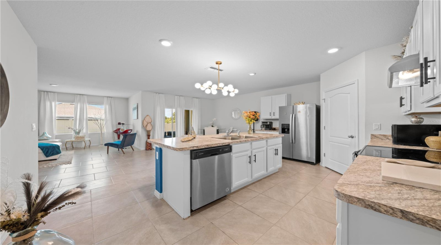 DAVENPORT, Florida 33897, 4 Bedrooms Bedrooms, ,2 BathroomsBathrooms,Residential,For Sale,IGUANA,0,MFRS5142490