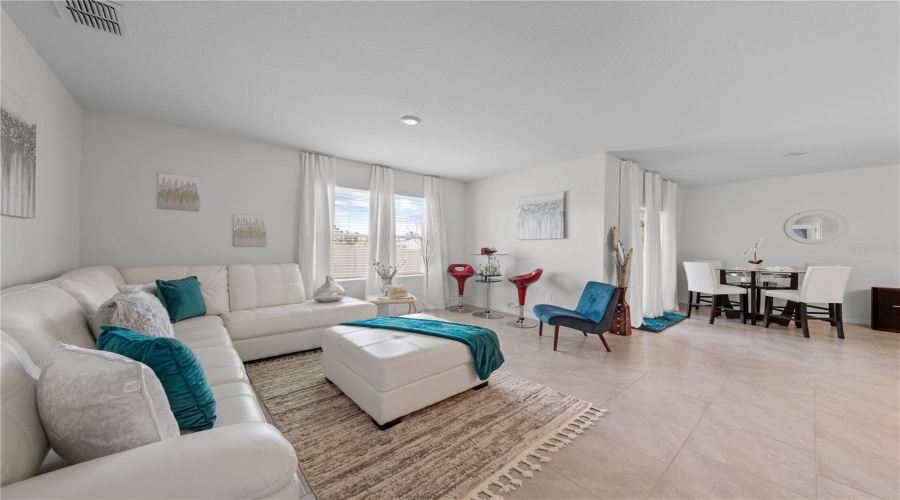 DAVENPORT, Florida 33897, 4 Bedrooms Bedrooms, ,2 BathroomsBathrooms,Residential,For Sale,IGUANA,0,MFRS5142490