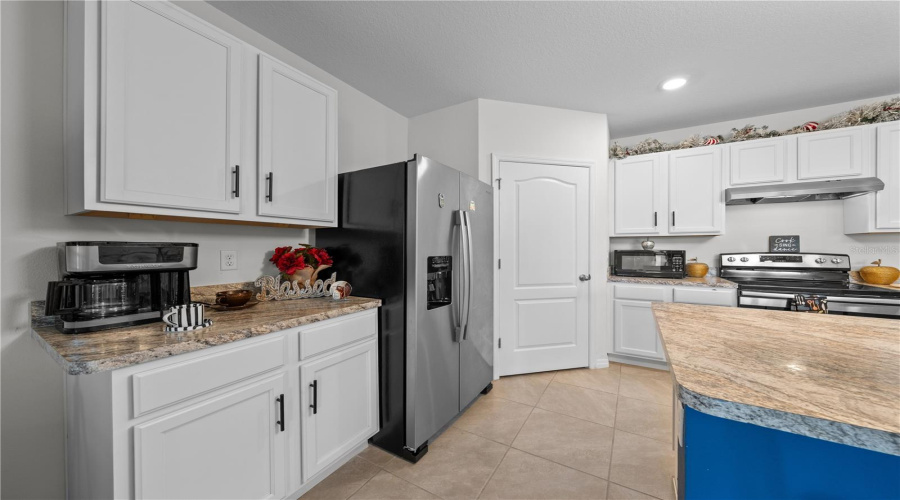 DAVENPORT, Florida 33897, 4 Bedrooms Bedrooms, ,2 BathroomsBathrooms,Residential,For Sale,IGUANA,0,MFRS5142490