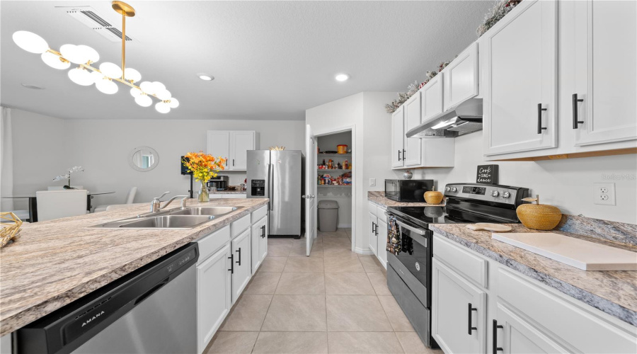 DAVENPORT, Florida 33897, 4 Bedrooms Bedrooms, ,2 BathroomsBathrooms,Residential,For Sale,IGUANA,0,MFRS5142490