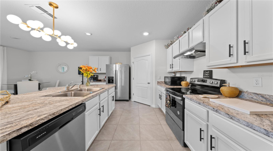 DAVENPORT, Florida 33897, 4 Bedrooms Bedrooms, ,2 BathroomsBathrooms,Residential,For Sale,IGUANA,0,MFRS5142490
