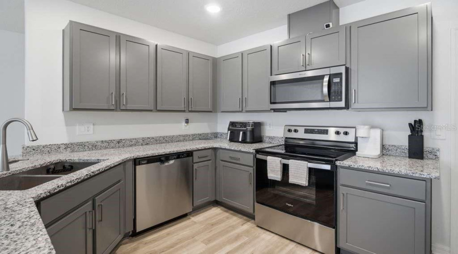 DAVENPORT, Florida 33896, 3 Bedrooms Bedrooms, ,2 BathroomsBathrooms,Residential,For Sale,WESTSIDE HILLS,0,MFRS5152755
