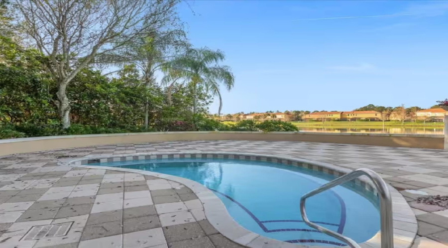 KISSIMMEE, Florida 34747, 3 Bedrooms Bedrooms, ,2 BathroomsBathrooms,Residential,For Sale,YELLOW LANTANA,0,MFRO6419385