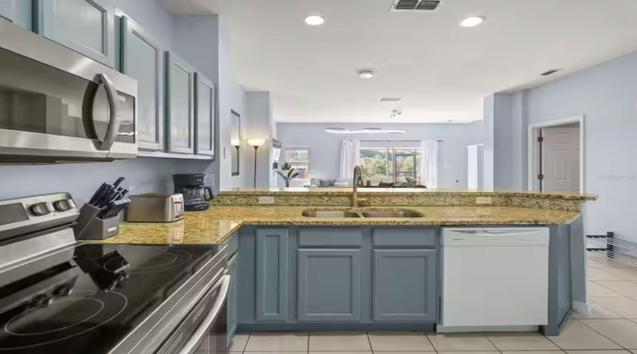 KISSIMMEE, Florida 34747, 3 Bedrooms Bedrooms, ,2 BathroomsBathrooms,Residential,For Sale,YELLOW LANTANA,0,MFRO6419385