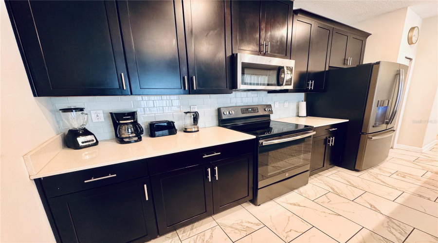 DAVENPORT, Florida 33896, 4 Bedrooms Bedrooms, ,3 BathroomsBathrooms,Residential,For Sale,SANDBAGGER,0,MFRS5152862