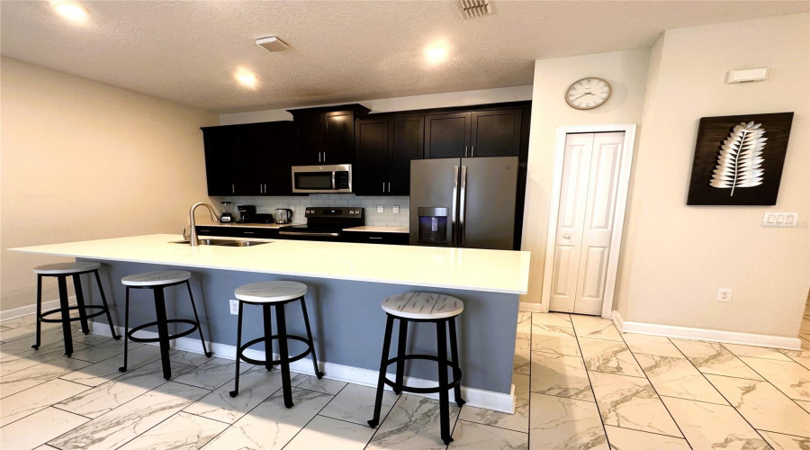 DAVENPORT, Florida 33896, 4 Bedrooms Bedrooms, ,3 BathroomsBathrooms,Residential,For Sale,SANDBAGGER,0,MFRS5152862