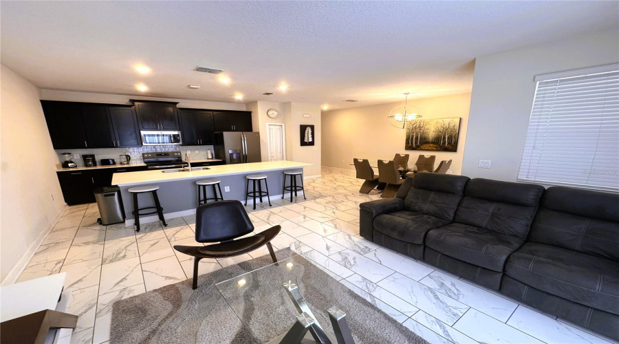 DAVENPORT, Florida 33896, 4 Bedrooms Bedrooms, ,3 BathroomsBathrooms,Residential,For Sale,SANDBAGGER,0,MFRS5152862