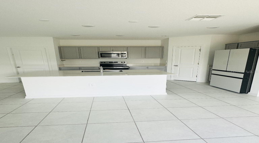 DAVENPORT, Florida 33837, 4 Bedrooms Bedrooms, ,2 BathroomsBathrooms,Residential,For Sale,BIG SUR,0,MFRTB8523787