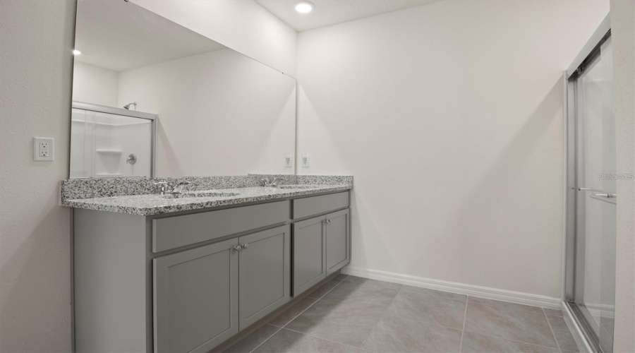 DAVENPORT, Florida 33837, 3 Bedrooms Bedrooms, ,2 BathroomsBathrooms,Residential,For Sale,DOE RUN,0,MFRP4939204