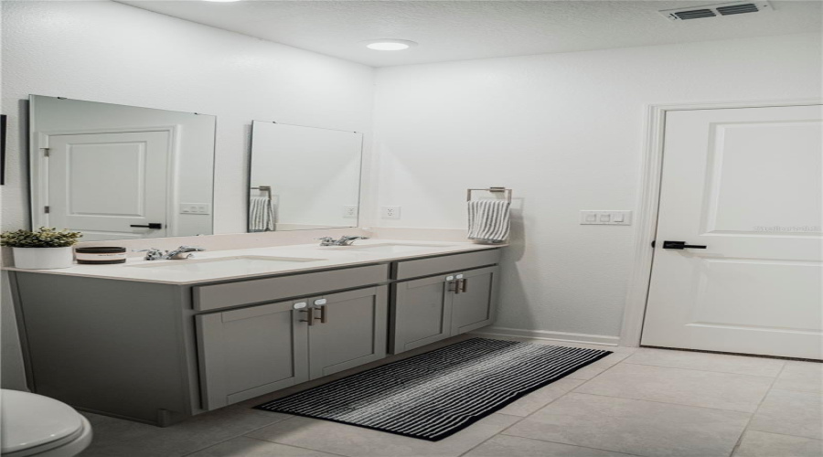 DAVENPORT, Florida 33837, 3 Bedrooms Bedrooms, ,2 BathroomsBathrooms,Residential,For Sale,BURNEY FALLS,0,MFRO6421708